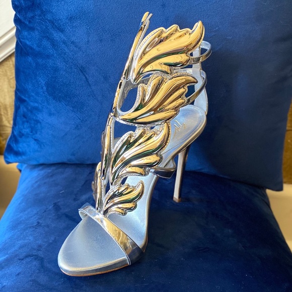 Giuseppe Zanotti-Coline Silver Winged Heels - Picture 4 of 8
